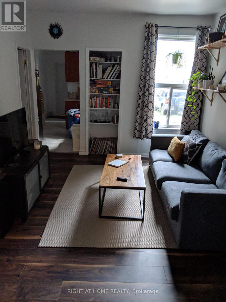 1 - 715 OSSINGTON AVENUE, Toronto, Ontario