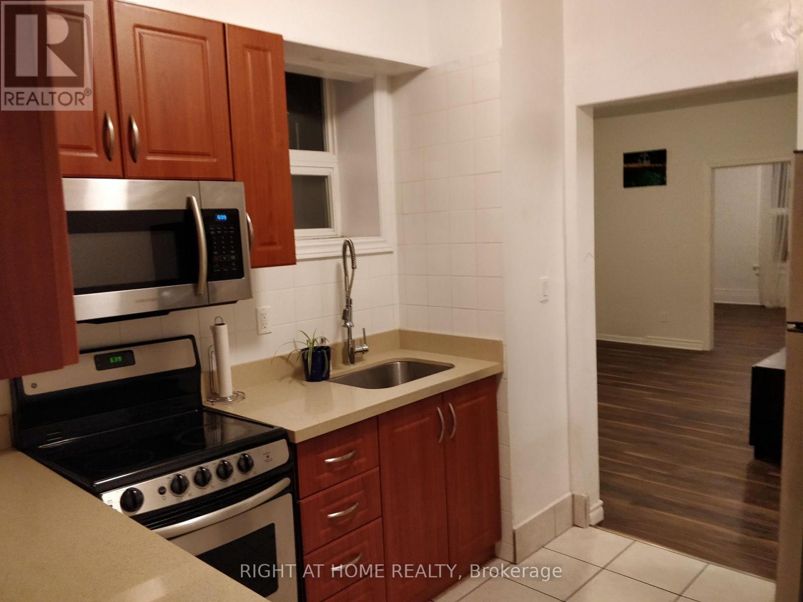 1 - 715 Ossington Avenue, Toronto, Ontario  M6G 3T6 - Photo 3 - C13586696