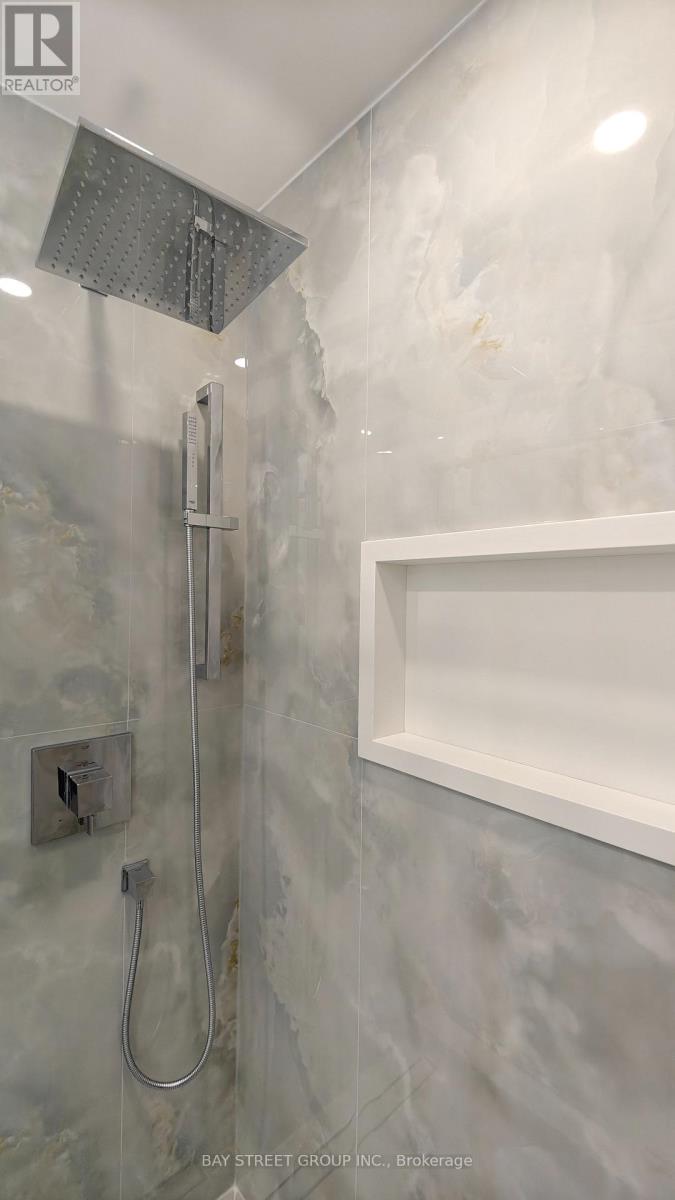 Upper - 9 Mosedale Crescent, Toronto (Don Valley Village), Ontario  M2J 3A3 - Photo 13 - C13586716