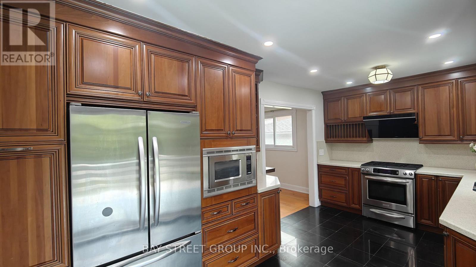 Upper - 9 Mosedale Crescent, Toronto (Don Valley Village), Ontario  M2J 3A3 - Photo 7 - C13586716