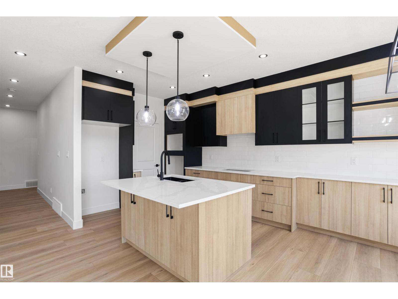 819 158 Av NE, Edmonton, Alberta  T5Y 4M9 - Photo 13 - E4499899