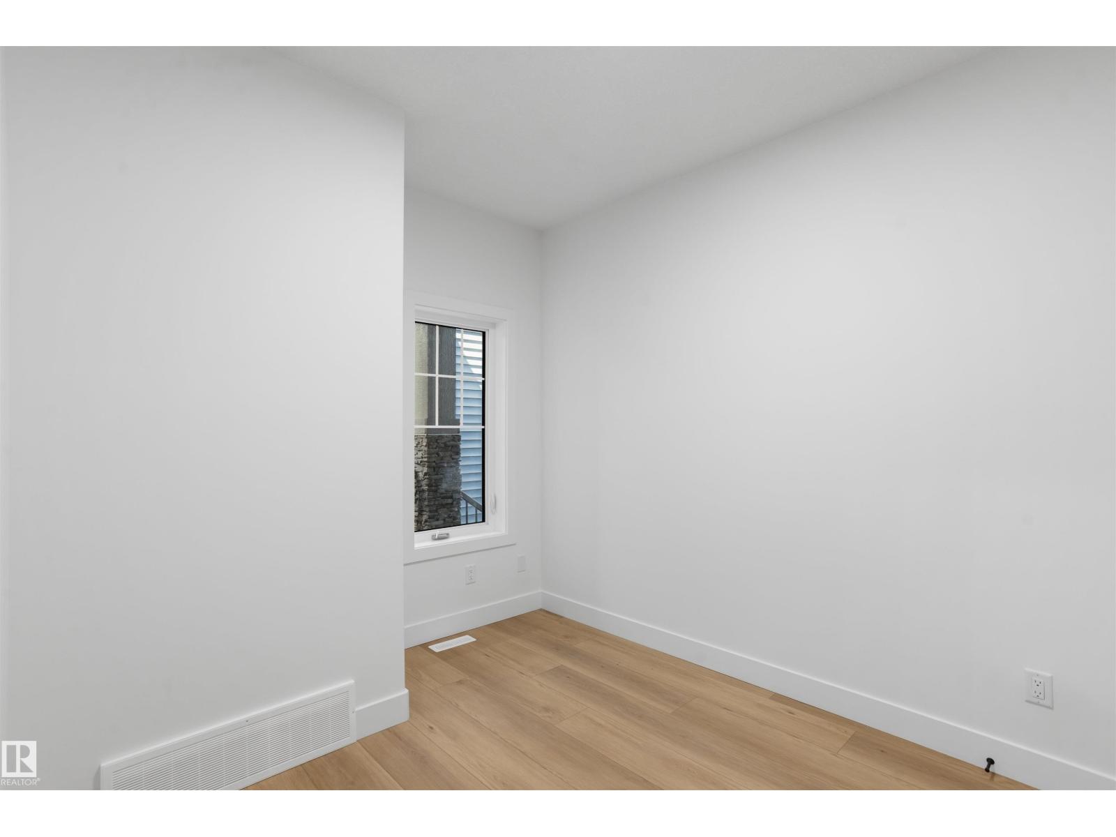 819 158 Av NE, Edmonton, Alberta  T5Y 4M9 - Photo 7 - E4499899