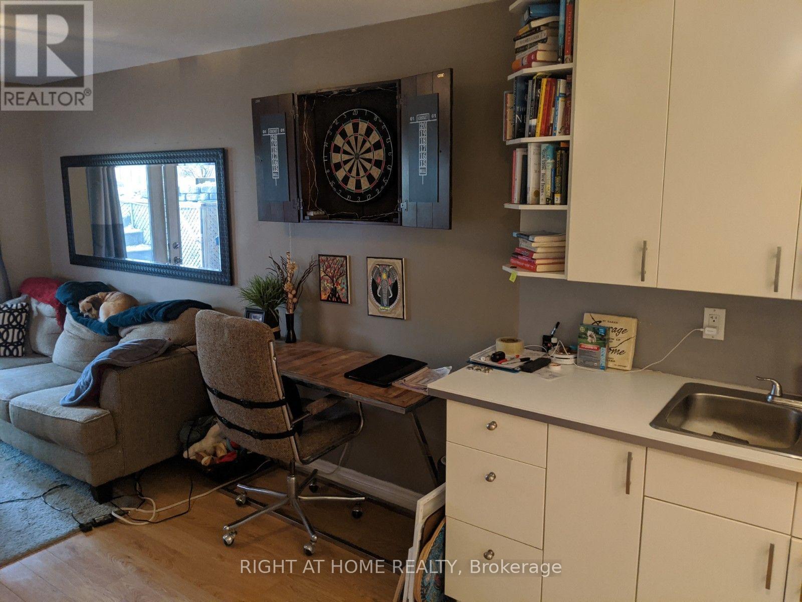 5 - 264 Monarch Park Avenue, Toronto, Ontario  M4J 4S7 - Photo 5 - E13586706