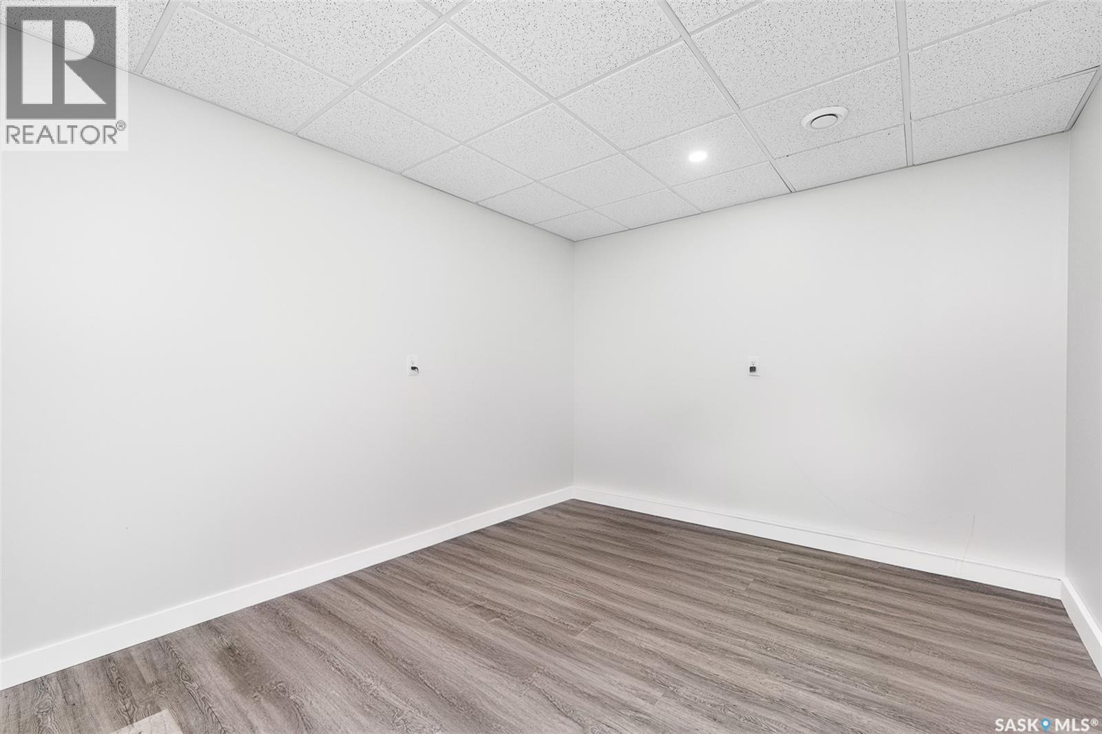 424 9th Avenue W, Moose Jaw, Saskatchewan  S6H 4H5 - Photo 5 - SK043045