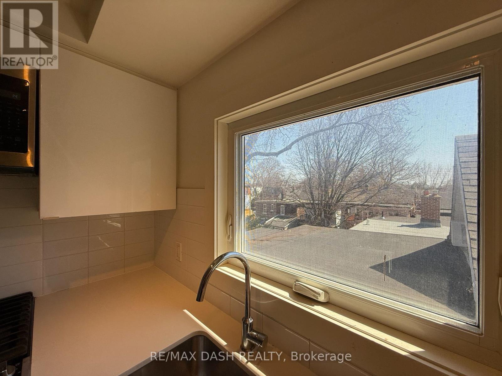 4 - 263 Boston Avenue, Toronto, Ontario M4M 2V4 - Photo 7 - E13586742
