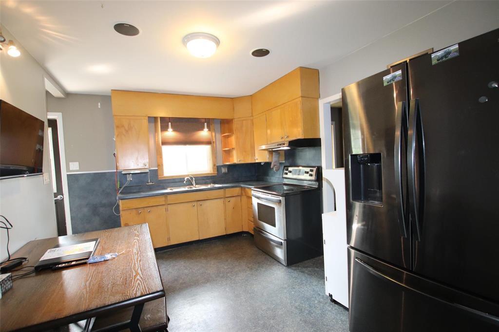 620 Hogan Avenue, The Pas, Manitoba  R9A 1L1 - Photo 2 - 202617084