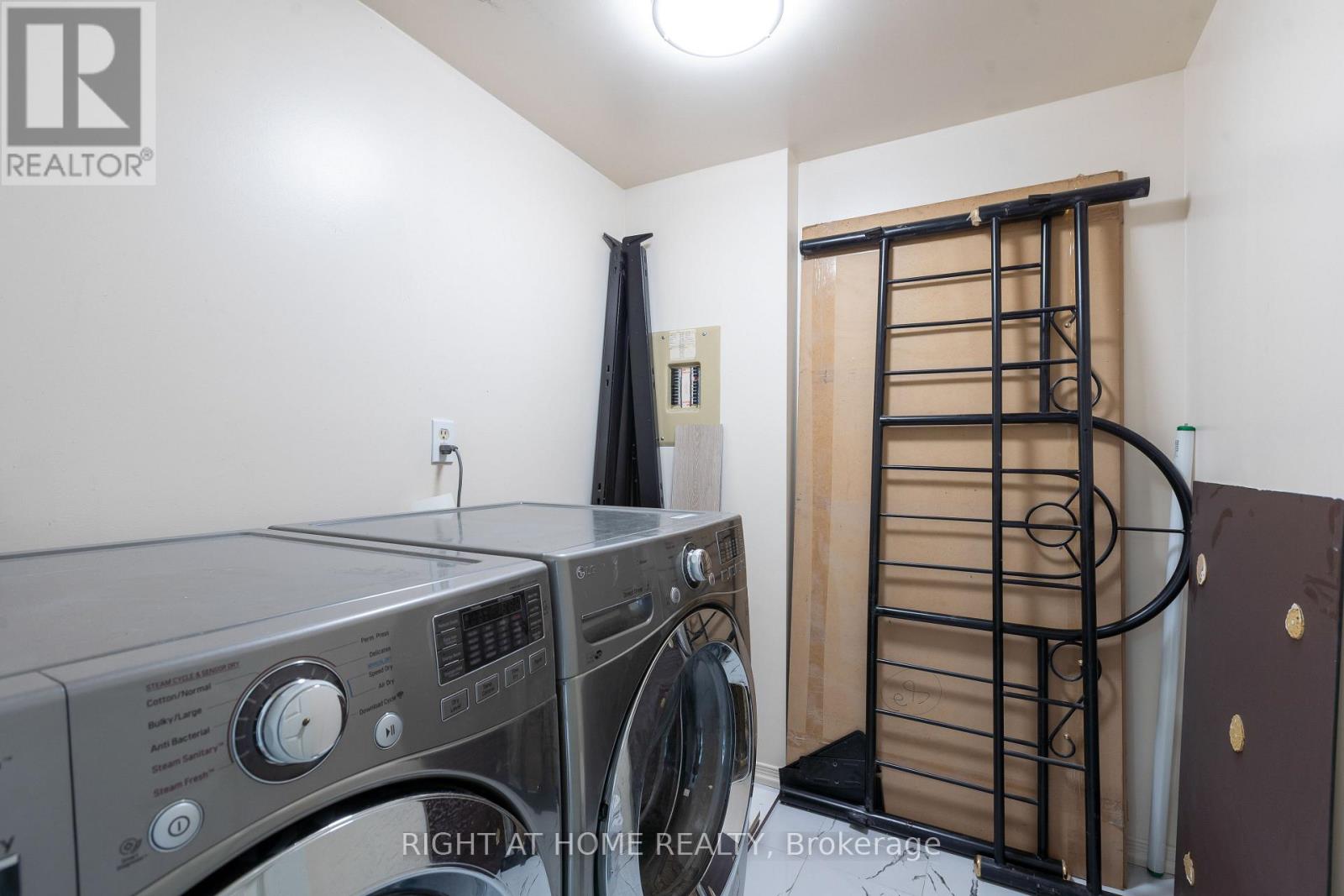 2211 - 5 Concorde Place, Toronto, Ontario  M3C 3M8 - Photo 10 - C13586758