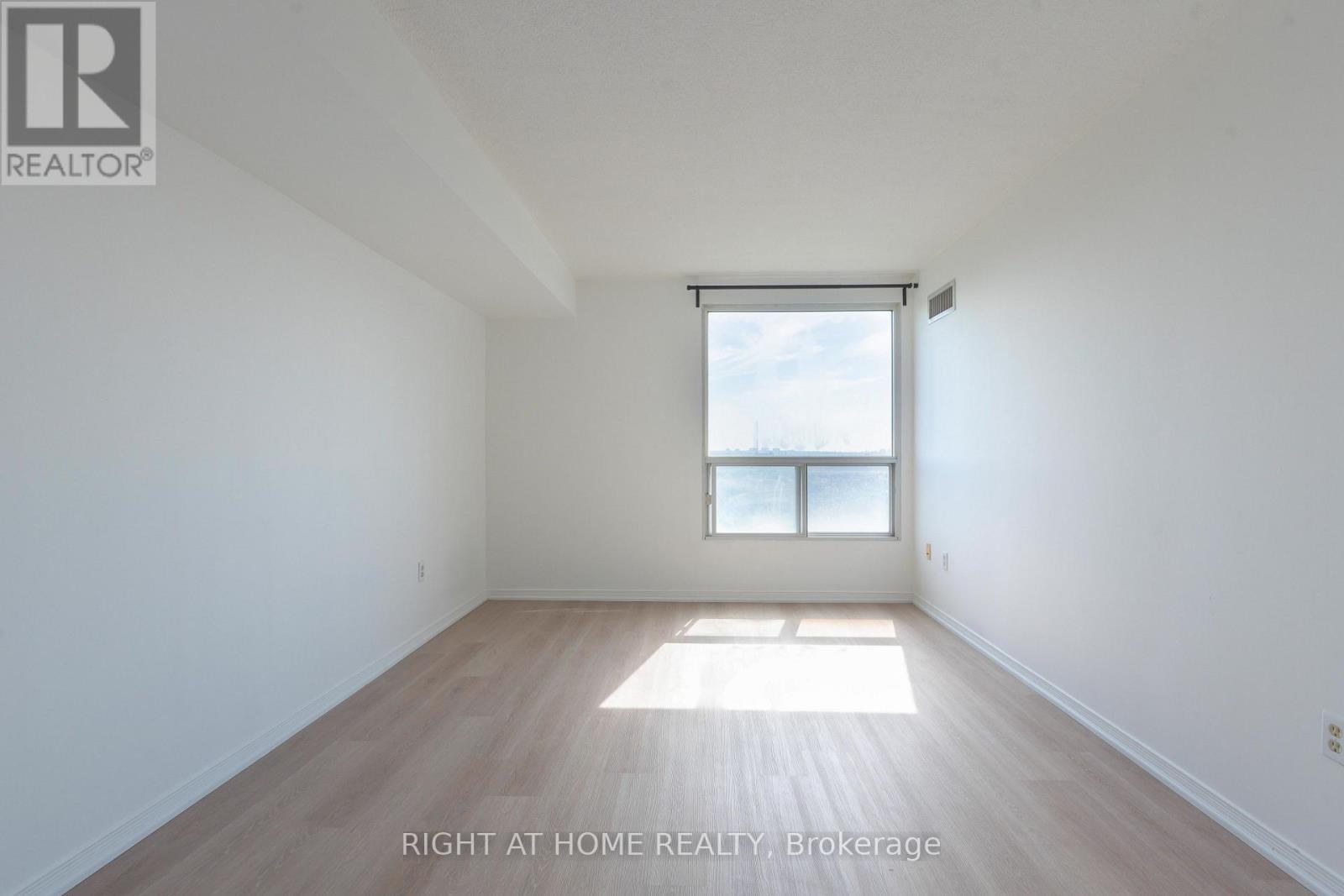 2211 - 5 Concorde Place, Toronto, Ontario  M3C 3M8 - Photo 11 - C13586758