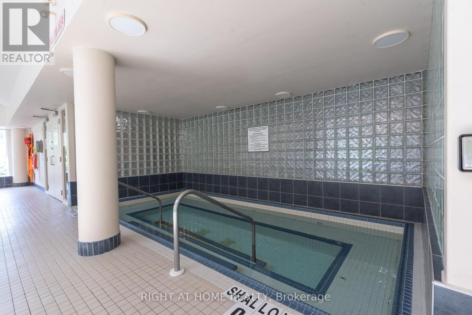2211 - 5 Concorde Place, Toronto, Ontario  M3C 3M8 - Photo 17 - C13586758