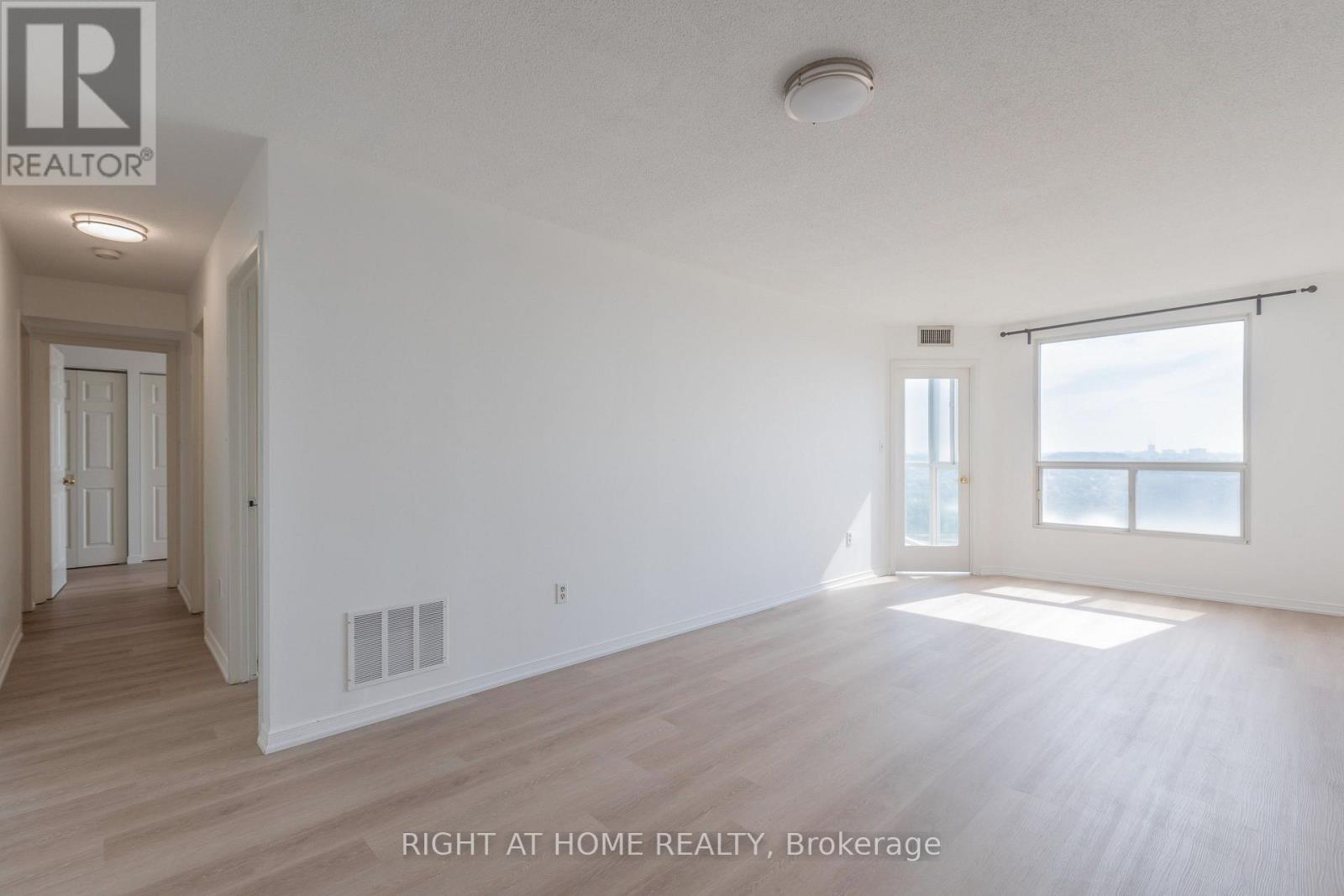 2211 - 5 Concorde Place, Toronto, Ontario  M3C 3M8 - Photo 5 - C13586758