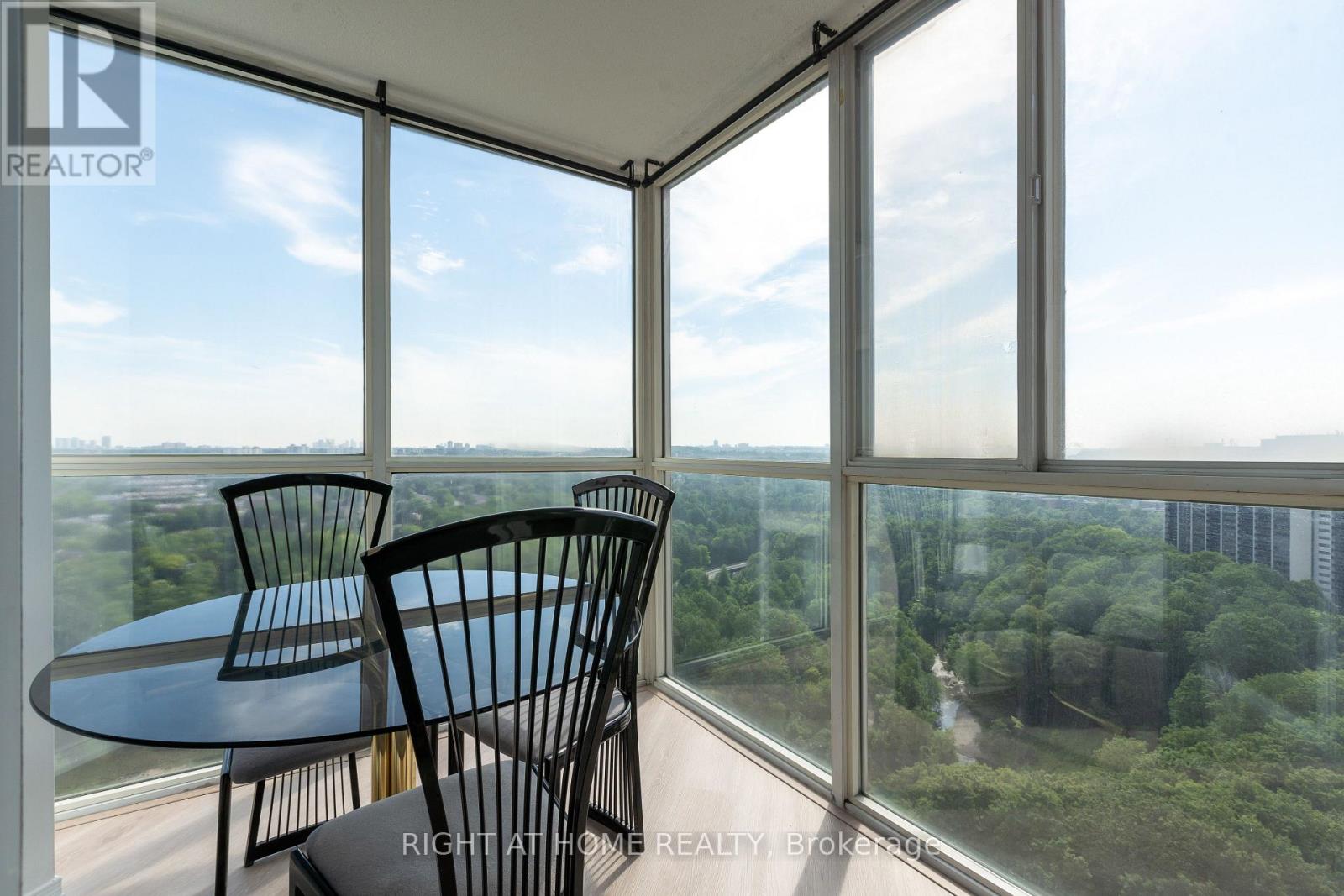 2211 - 5 Concorde Place, Toronto, Ontario  M3C 3M8 - Photo 8 - C13586758