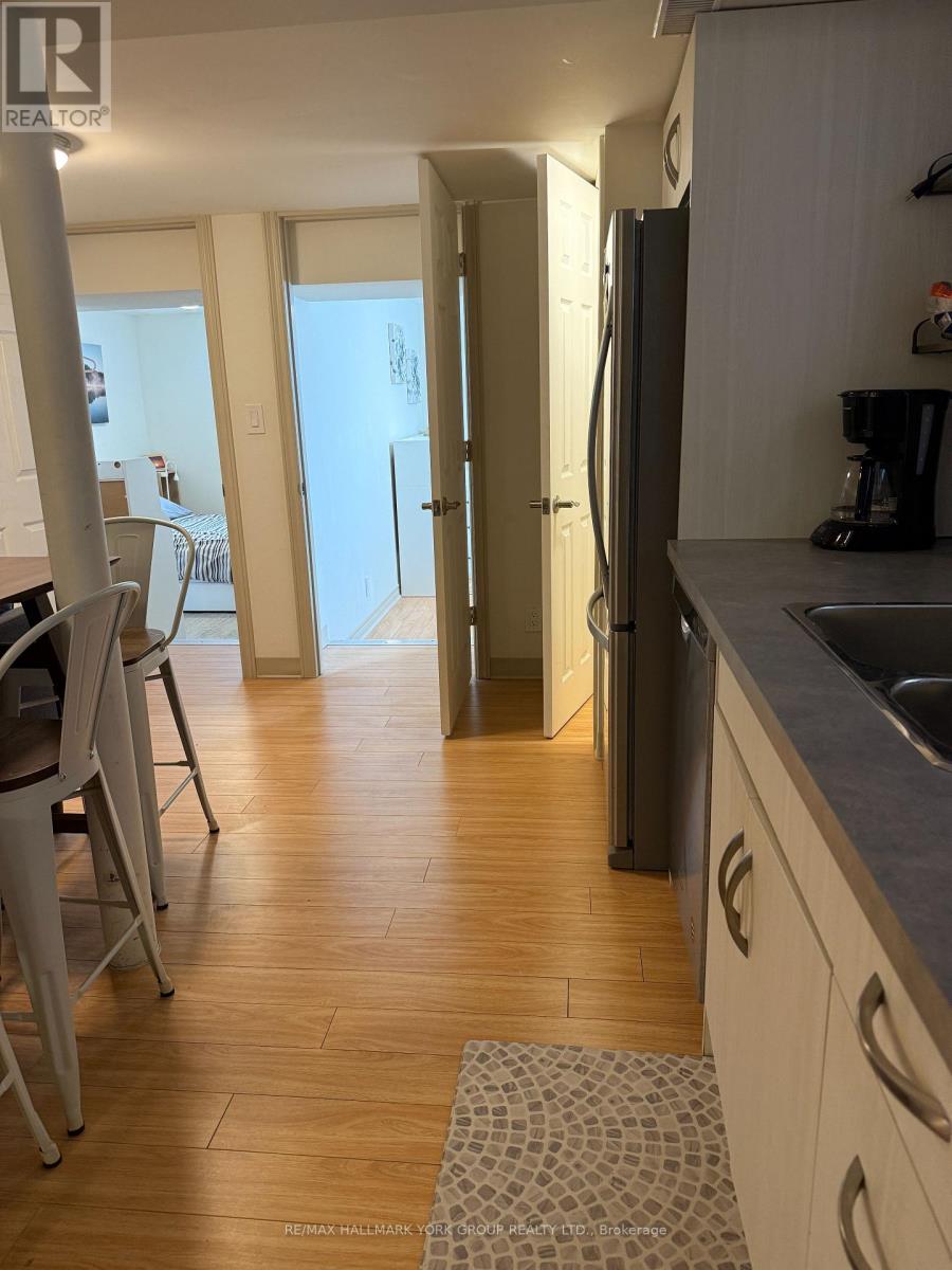 Lower - 2 Coates Avenue, Toronto, Ontario  M6C 1K7 - Photo 11 - C13586782
