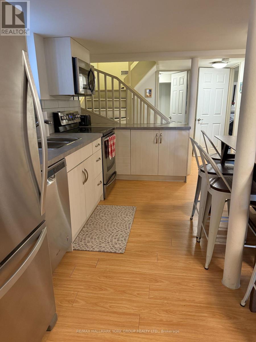 Lower - 2 Coates Avenue, Toronto, Ontario  M6C 1K7 - Photo 12 - C13586782