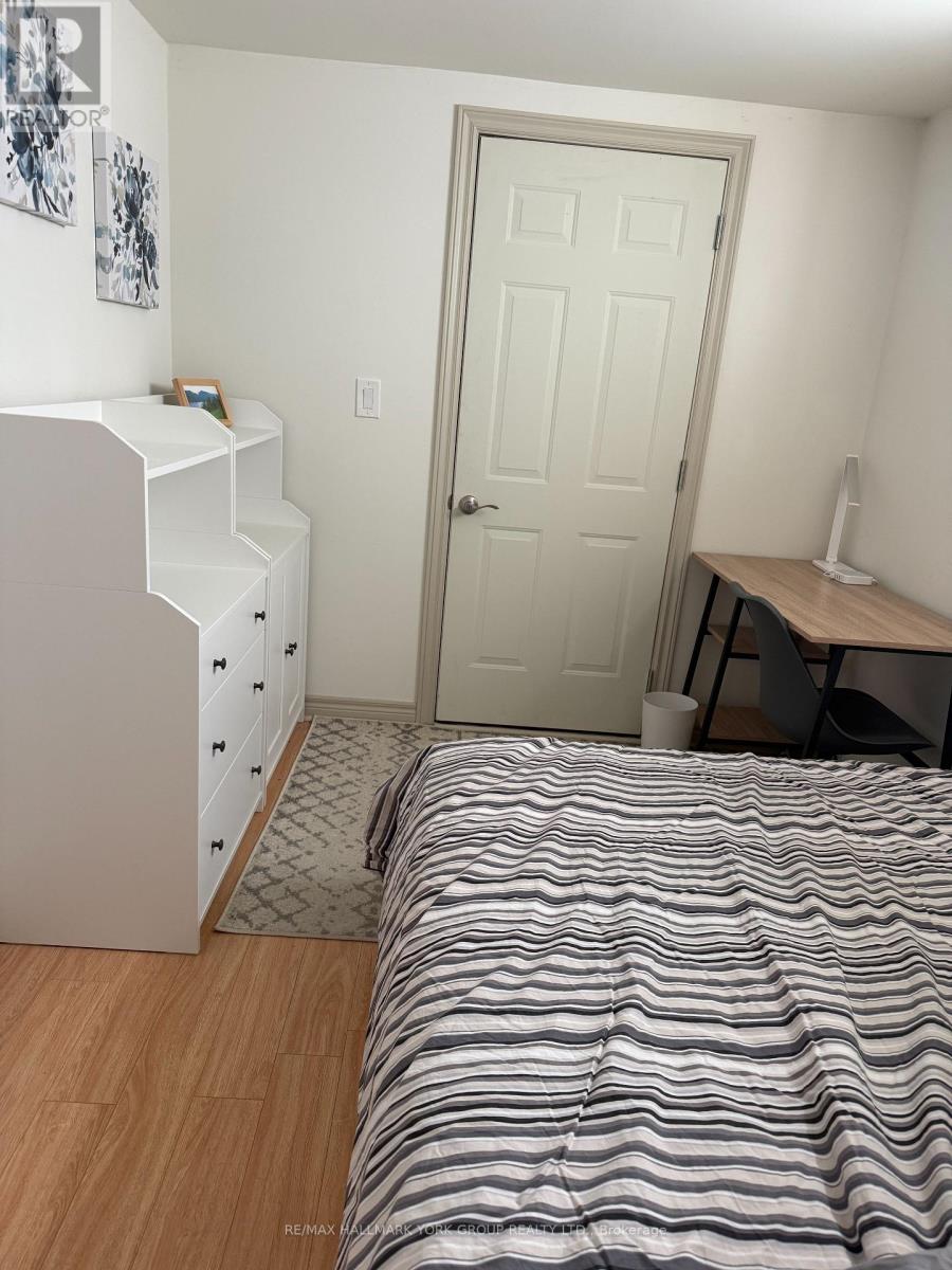 Lower - 2 Coates Avenue, Toronto, Ontario  M6C 1K7 - Photo 4 - C13586782