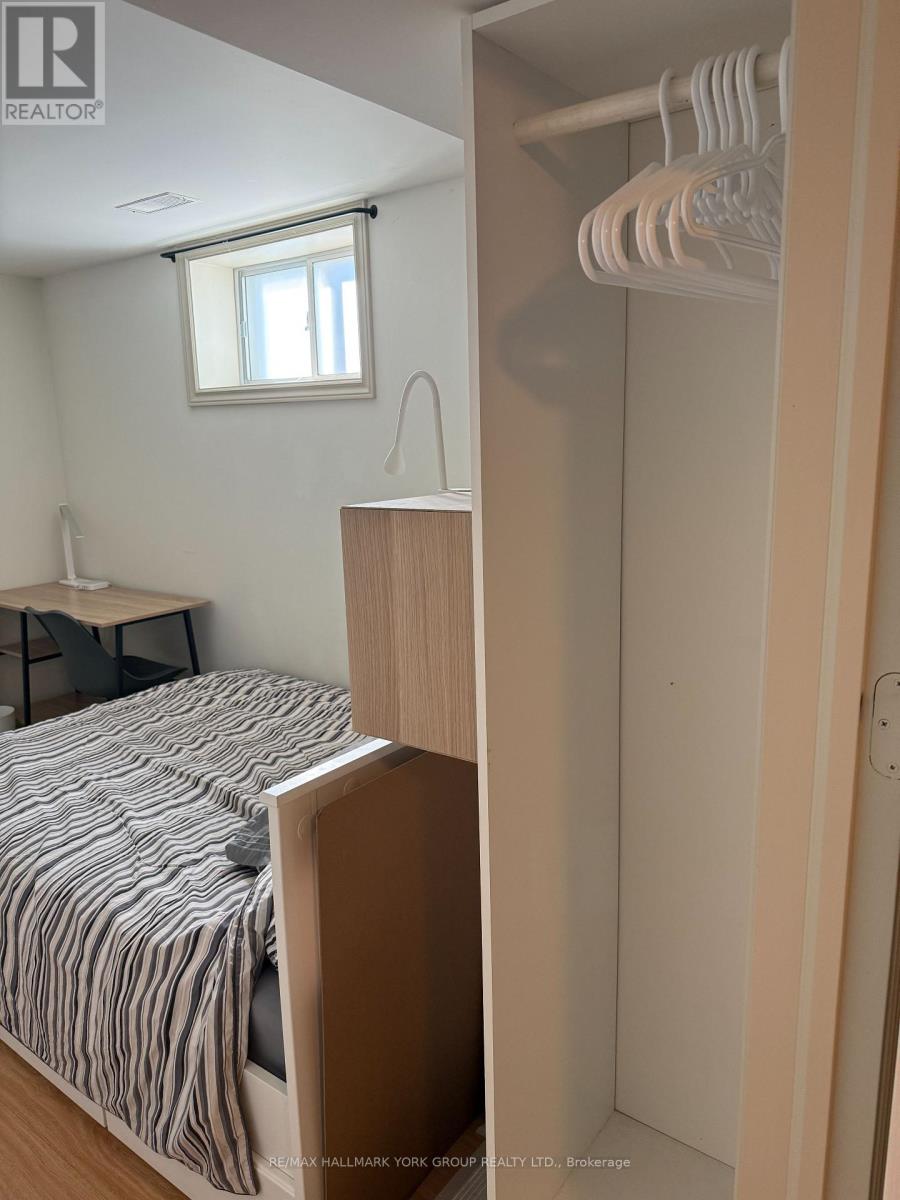 Lower - 2 Coates Avenue, Toronto, Ontario  M6C 1K7 - Photo 5 - C13586782