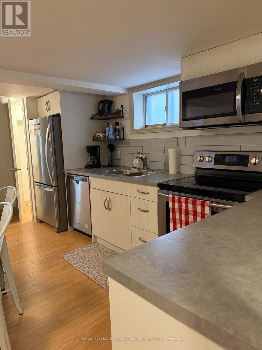 Lower - 2 Coates Avenue, Toronto, Ontario  M6C 1K7 - Photo 9 - C13586782