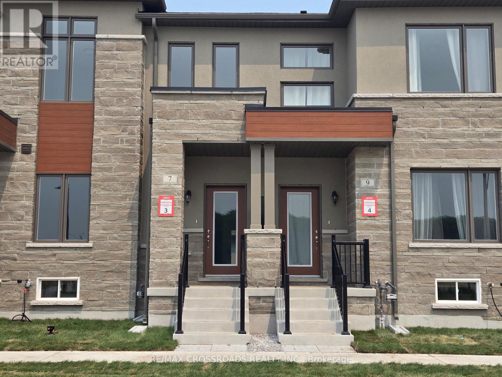7 ALEXANDER DONALDSON STREET, Markham (Cornell)