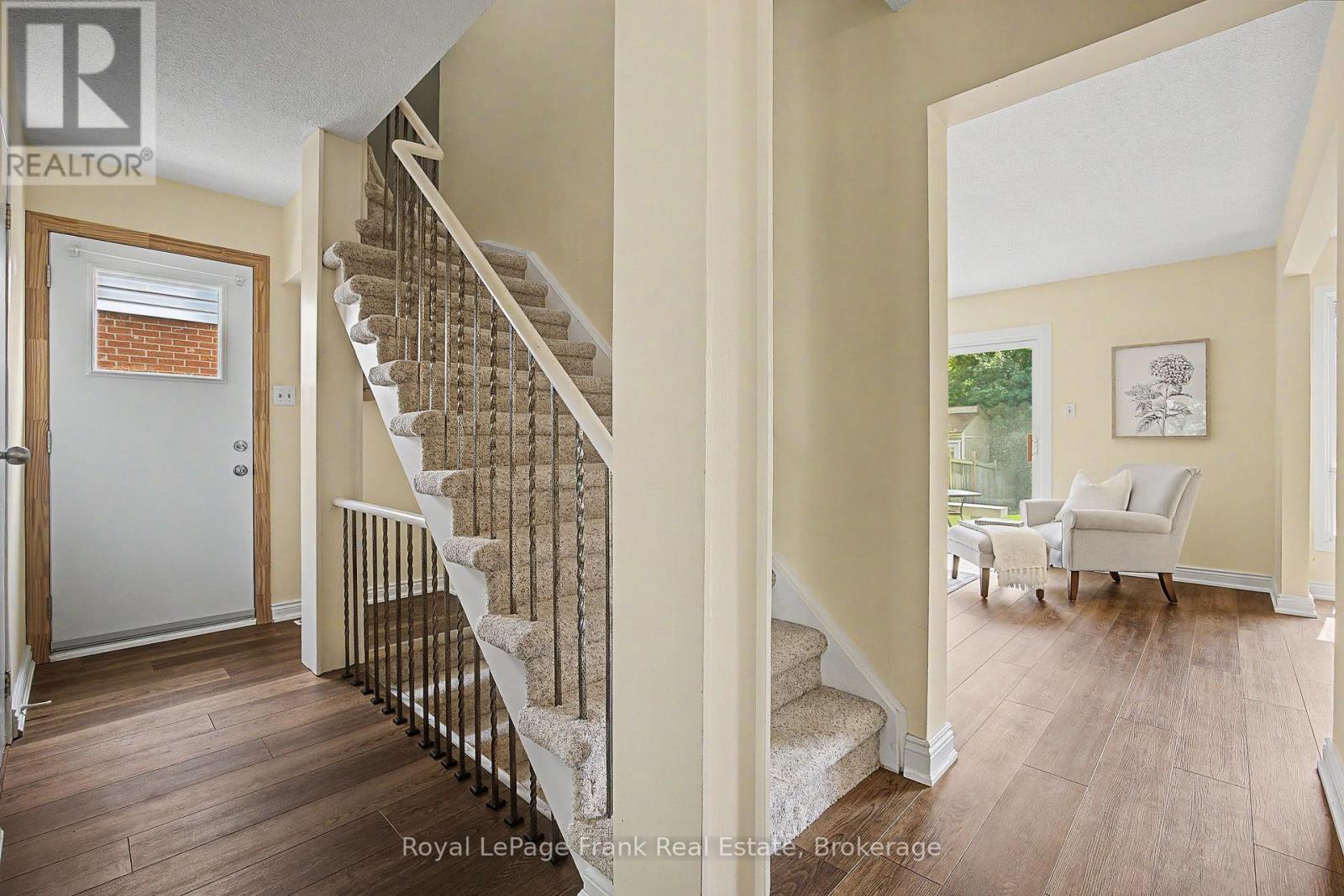 560 Reynolds Street, Whitby (Downtown Whitby), Ontario  L1N 6H5 - Photo 10 - E13586798