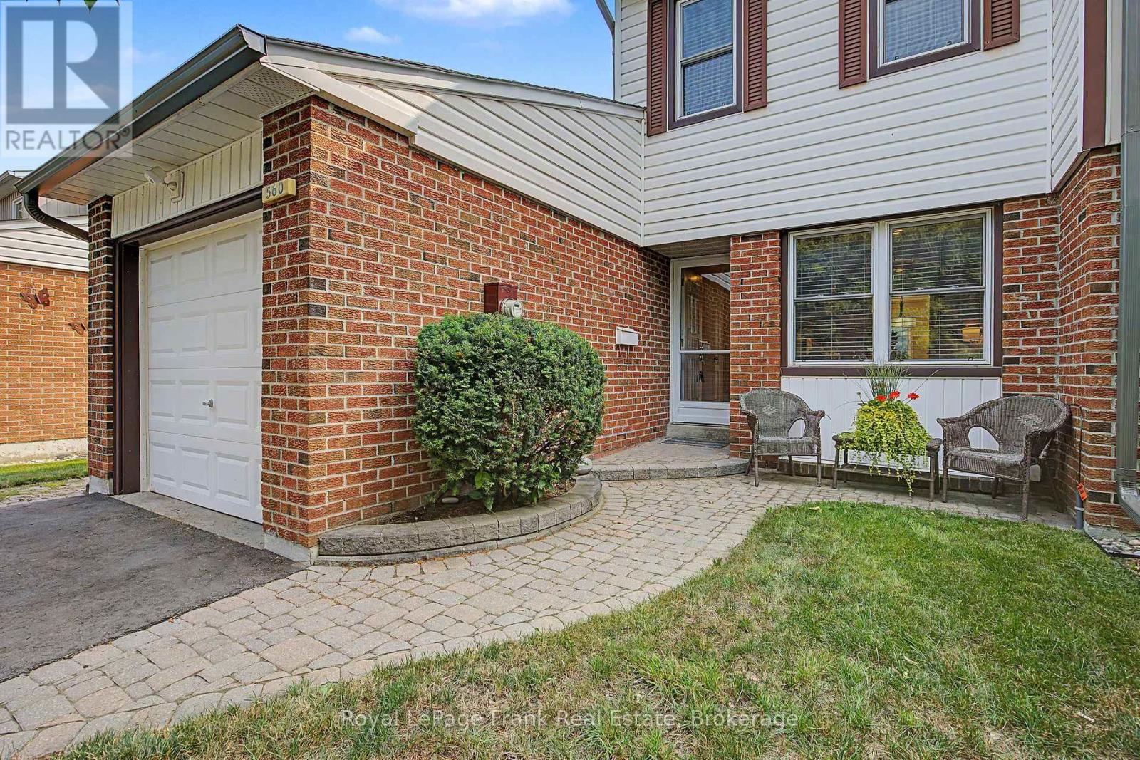 560 Reynolds Street, Whitby (Downtown Whitby), Ontario  L1N 6H5 - Photo 3 - E13586798