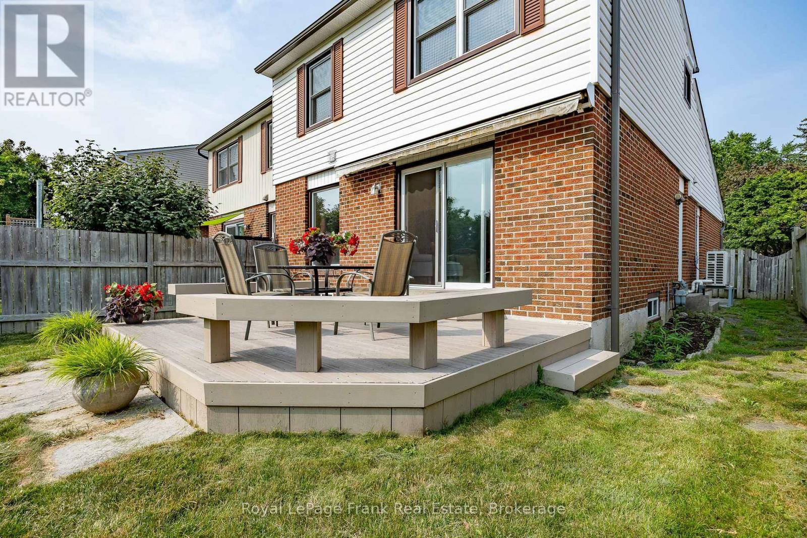 560 Reynolds Street, Whitby (Downtown Whitby), Ontario  L1N 6H5 - Photo 35 - E13586798