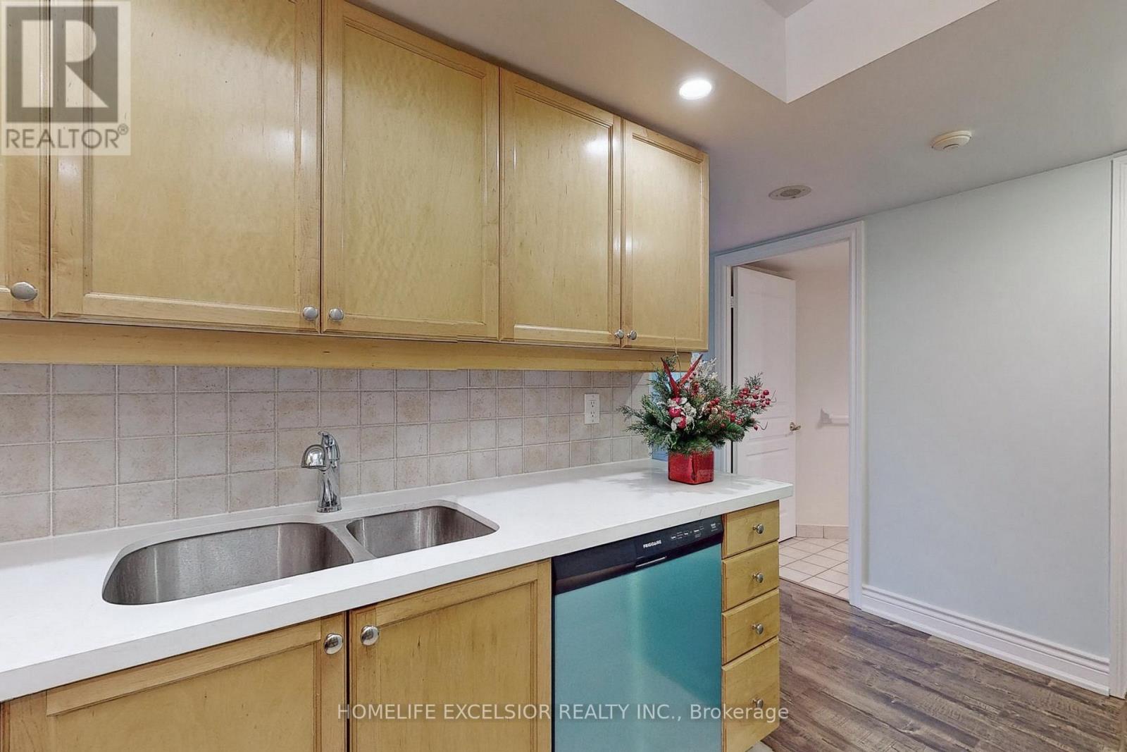 2029 - 15 Northtown Way, Toronto, Ontario M2N 7A2 - Photo 11 - C13586808