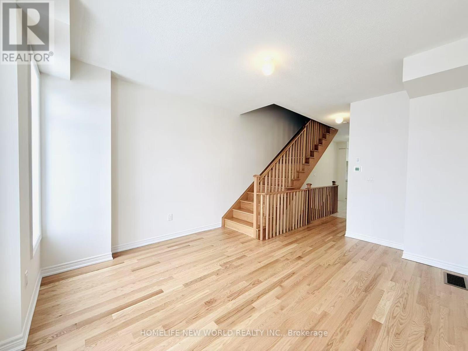 925 Crowsnest Hollow, Pickering, Ontario L1X 0P4 - Photo 14 - E13586812