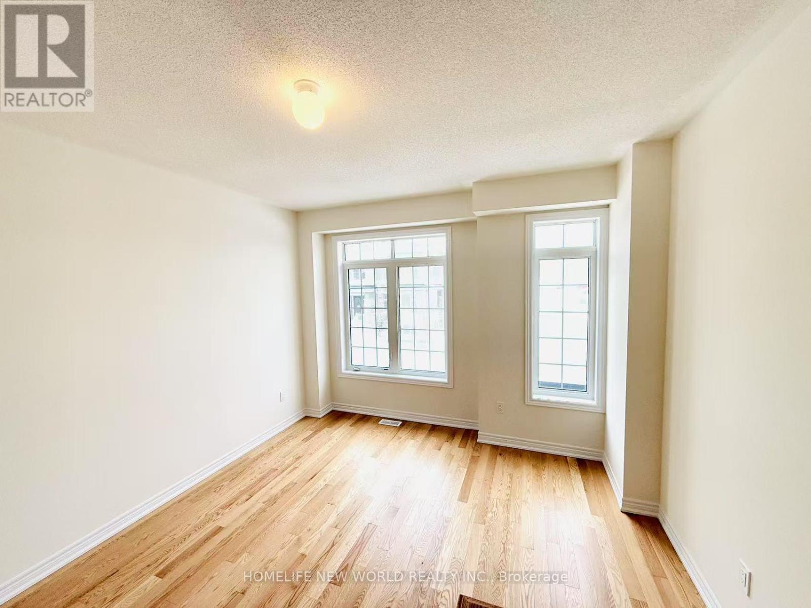 925 Crowsnest Hollow, Pickering, Ontario L1X 0P4 - Photo 15 - E13586812