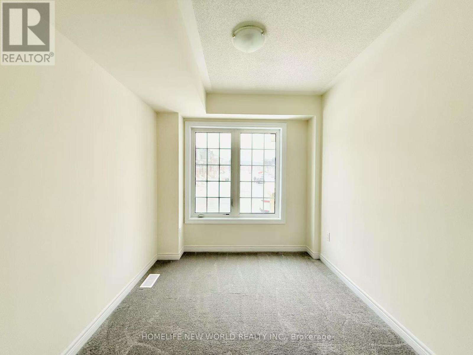 925 Crowsnest Hollow, Pickering, Ontario L1X 0P4 - Photo 3 - E13586812