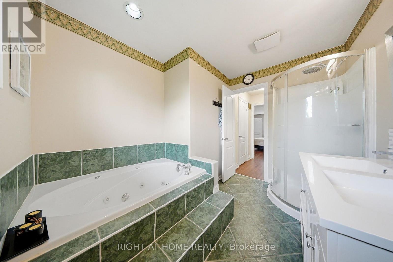 29 Sunforest Drive, Brampton, Ontario L6Z 2Z3 - Photo 35 - W13586802