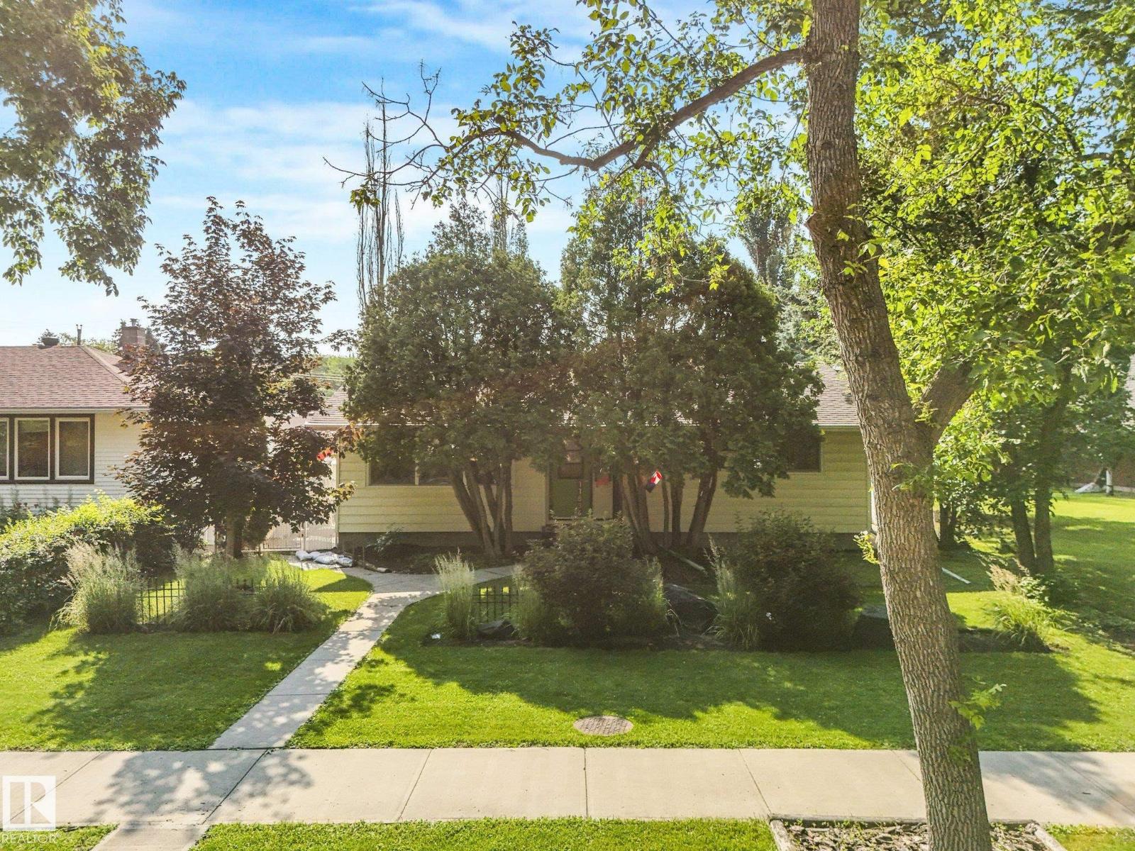 11836 135 St NW, Edmonton, Alberta  T5L 1W6 - Photo 2 - E4499822