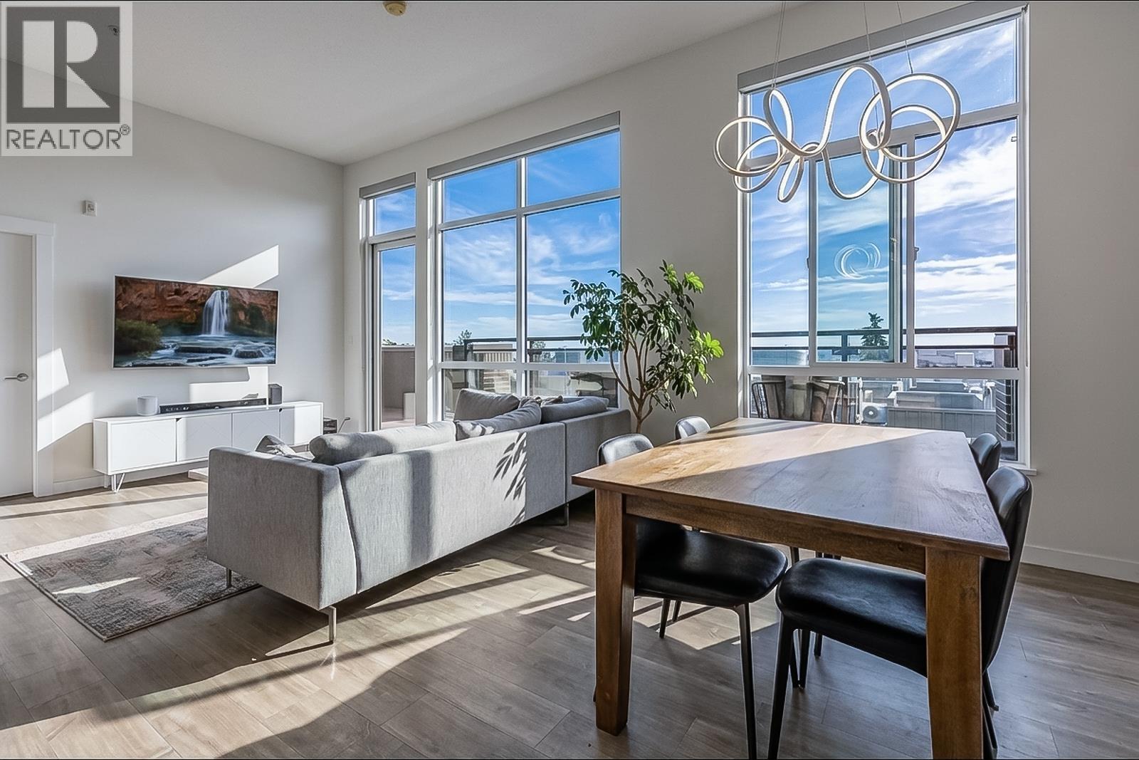 403 615 E 3rd Street, North Vancouver, British Columbia V7L 0G3 - Photo 3 - R3147940