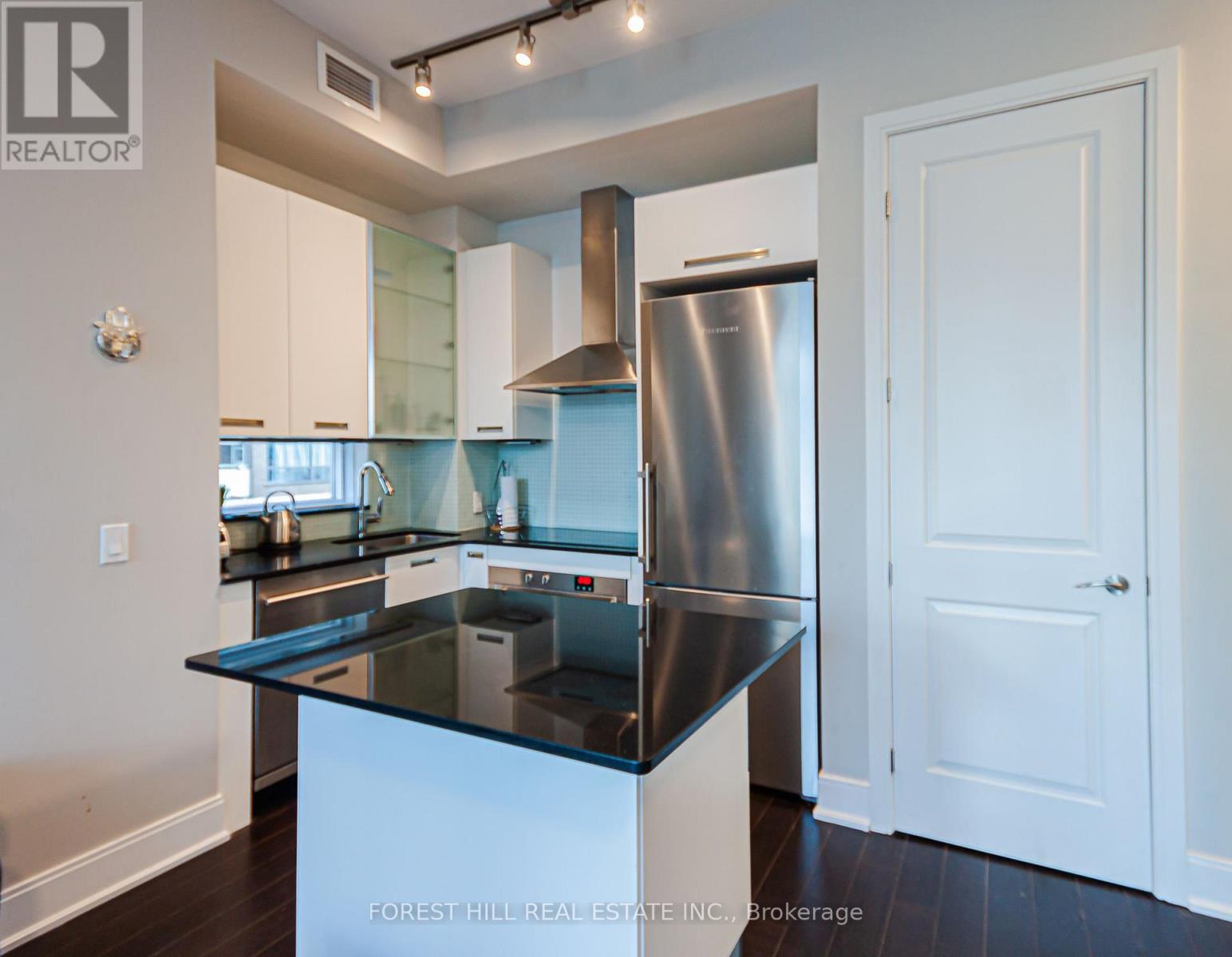 1002 - 21 Balmuto Street, Toronto, Ontario M4Y 1W4 - Photo 5 - C13586854
