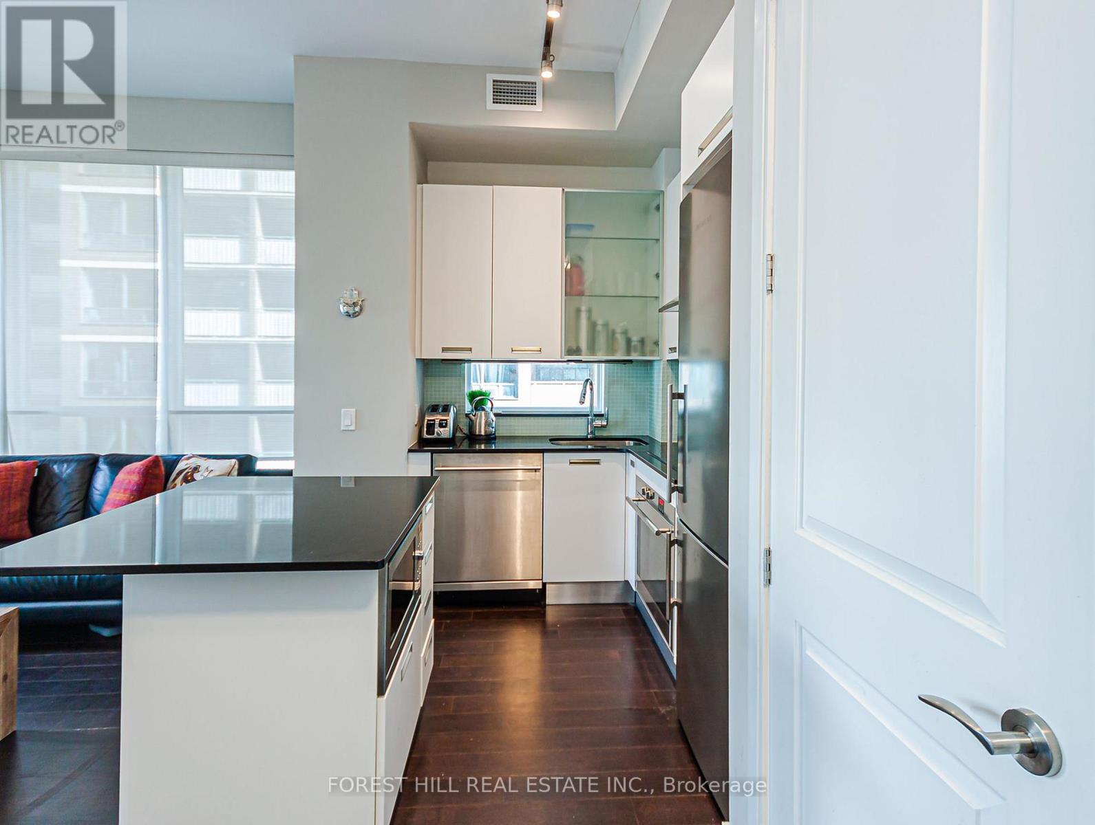 1002 - 21 Balmuto Street, Toronto, Ontario M4Y 1W4 - Photo 6 - C13586854