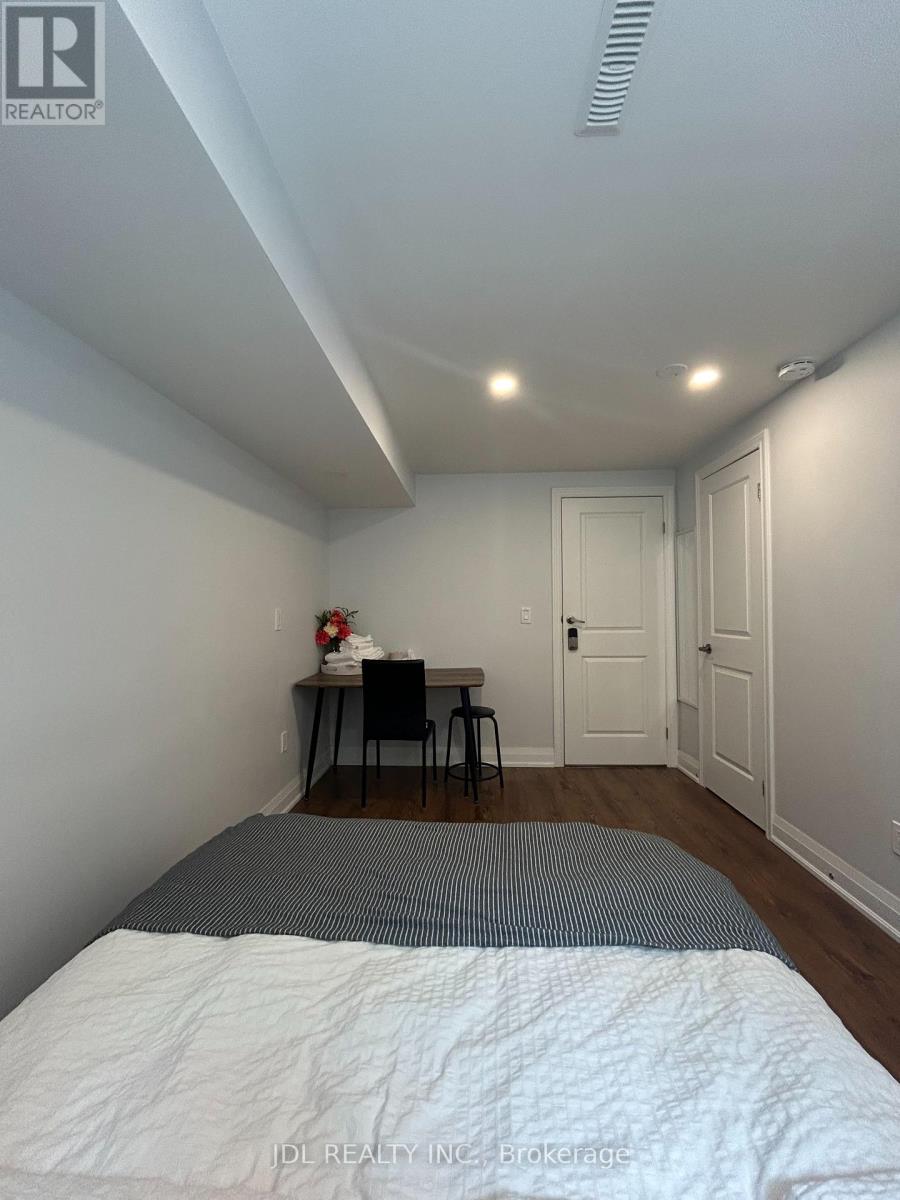 Unit B - 973 Willowdale Ave Avenue, Toronto, Ontario M2M 3C6 - Photo 5 - C13586874