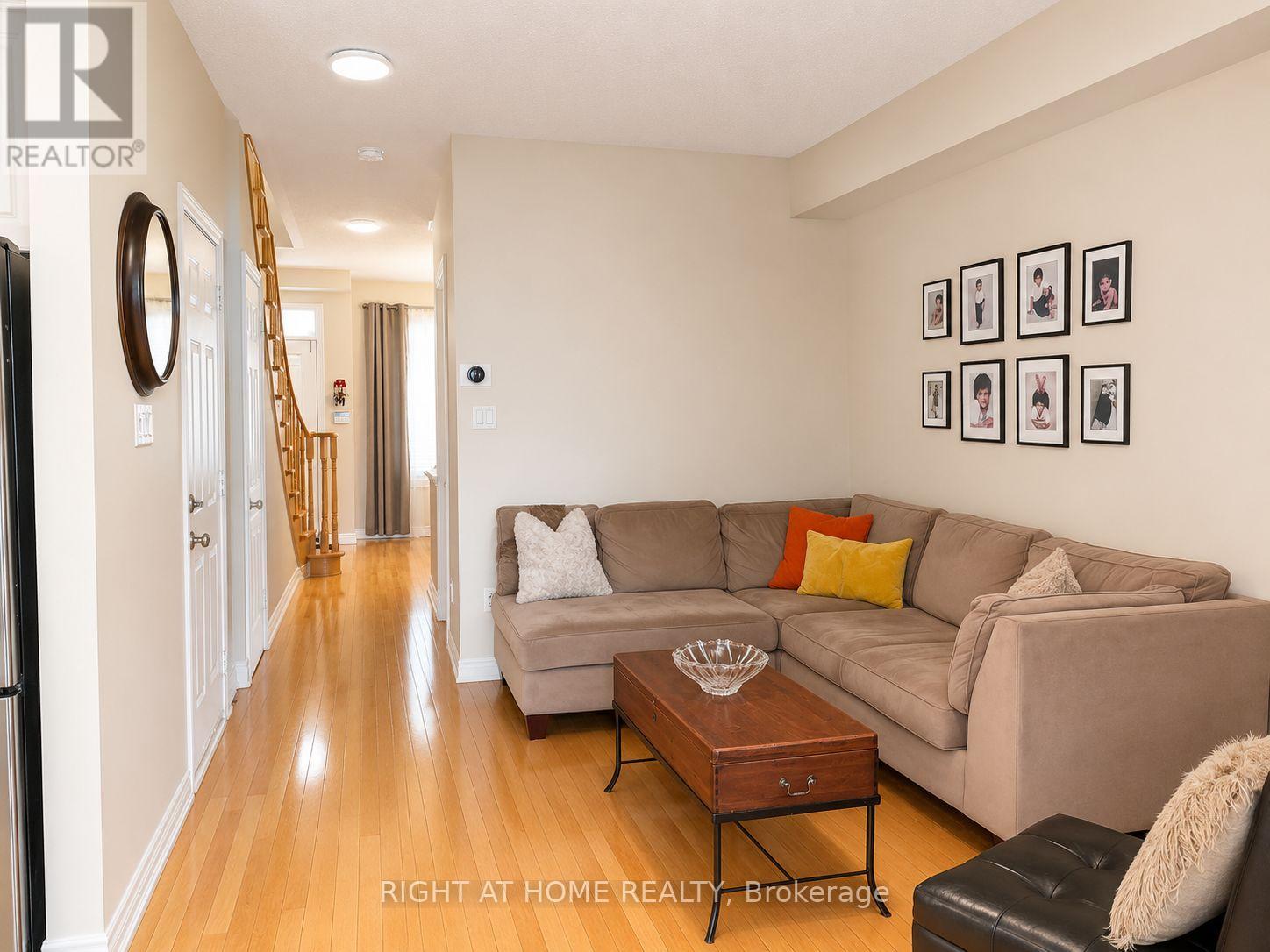39 Pexton Avenue, Richmond Hill, Ontario L4E 4Y4 - Photo 5 - N13586872