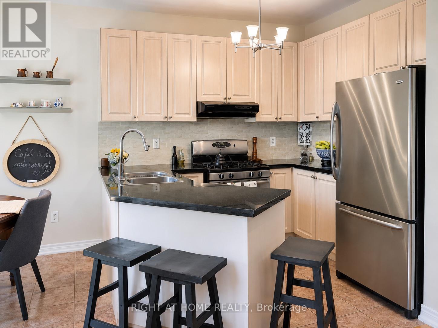 39 Pexton Avenue, Richmond Hill, Ontario L4E 4Y4 - Photo 7 - N13586872