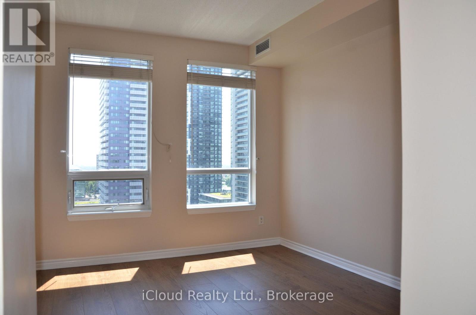 1610 - 388 Prince Of Wales Dr Drive, Mississauga, Ontario L5B 0A1 - Photo 8 - W13586830
