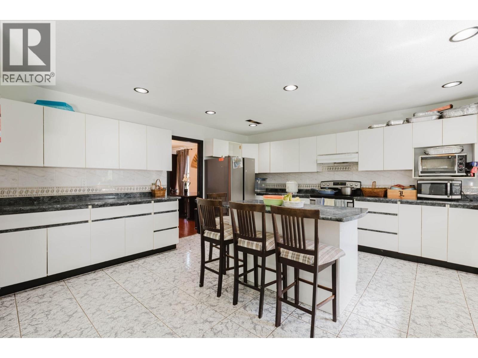 1226 Salter Street, New Westminster, British Columbia V3M 5A7 - Photo 4 - R3147937