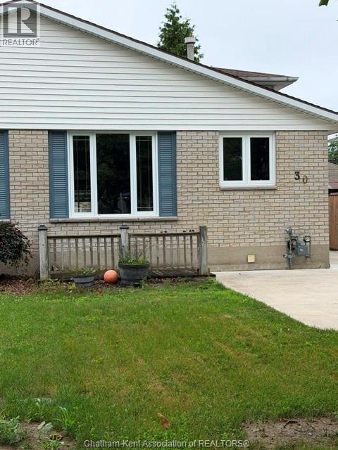 MLS# 26017440: 30 DONALDA DRIVE, Chatham, Canada