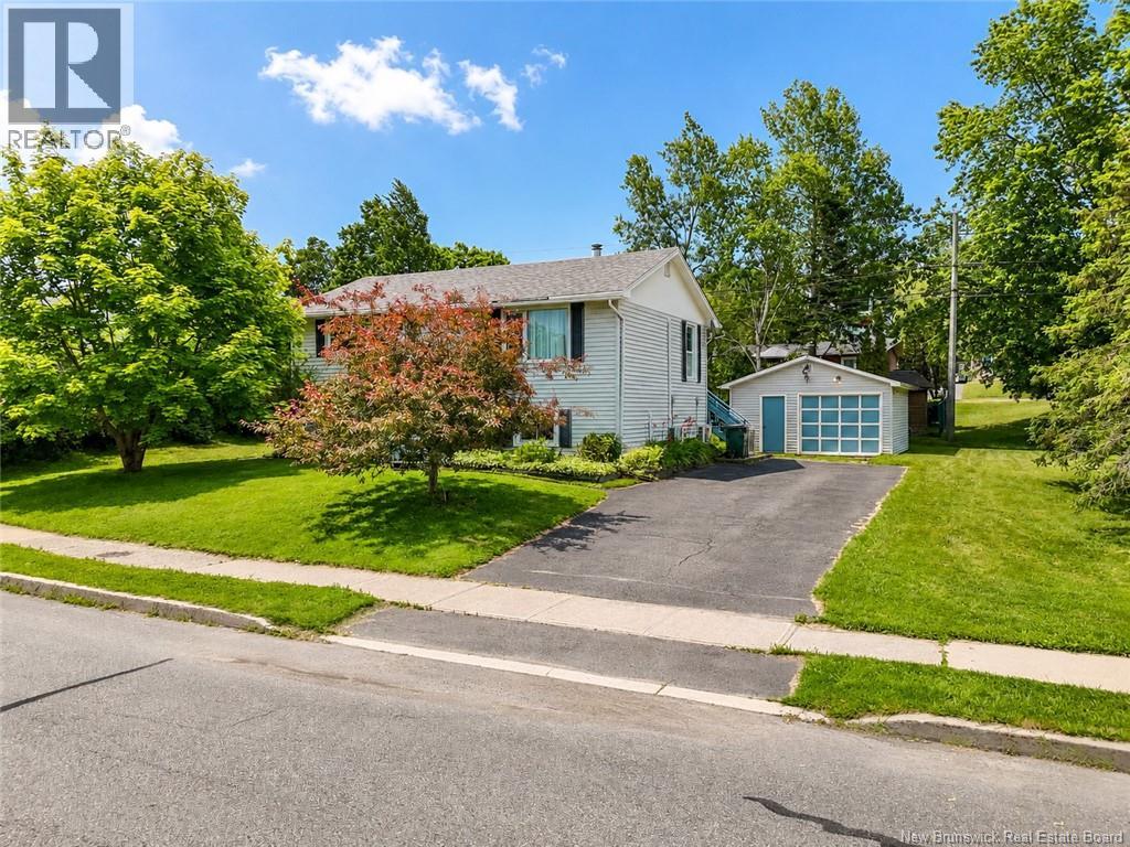 884 Mollins Drive, Saint John, New Brunswick  E3M 4L8 - Photo 1 - NB144284
