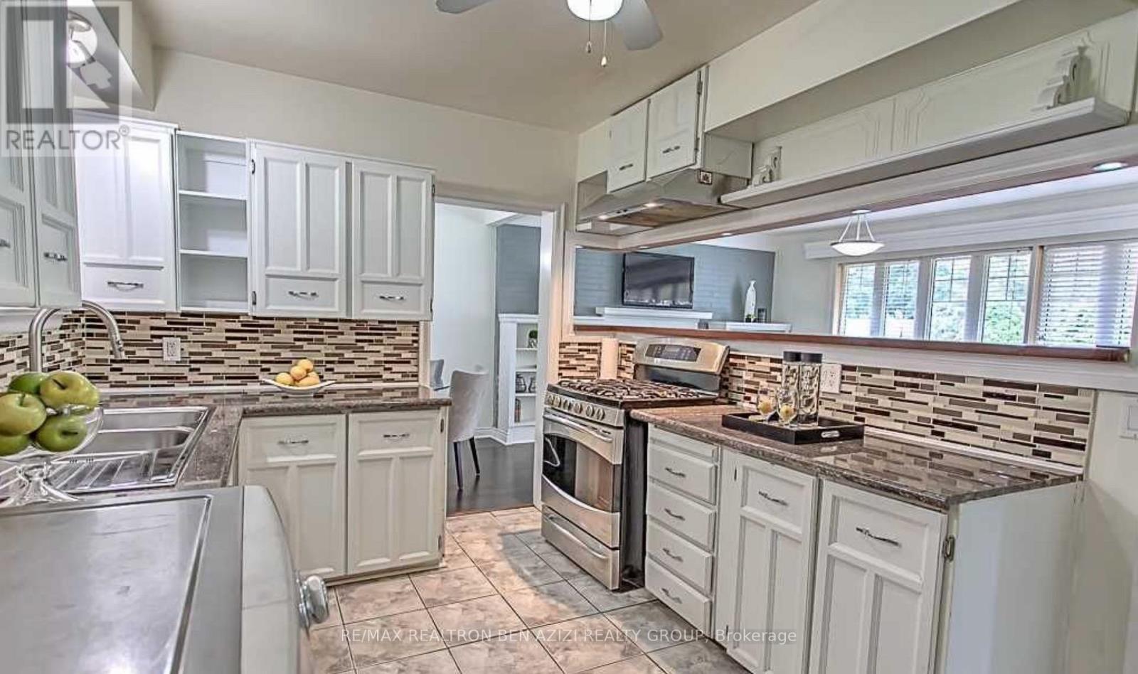 Main - 49 Don Mor Drive, Newmarket, Ontario L3Y 1G8 - Photo 10 - N13586508