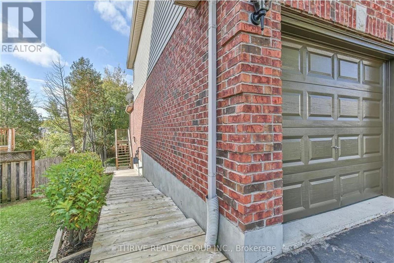513 Blackwater Place, London North, Ontario  N5X 4J4 - Photo 2 - X13586962
