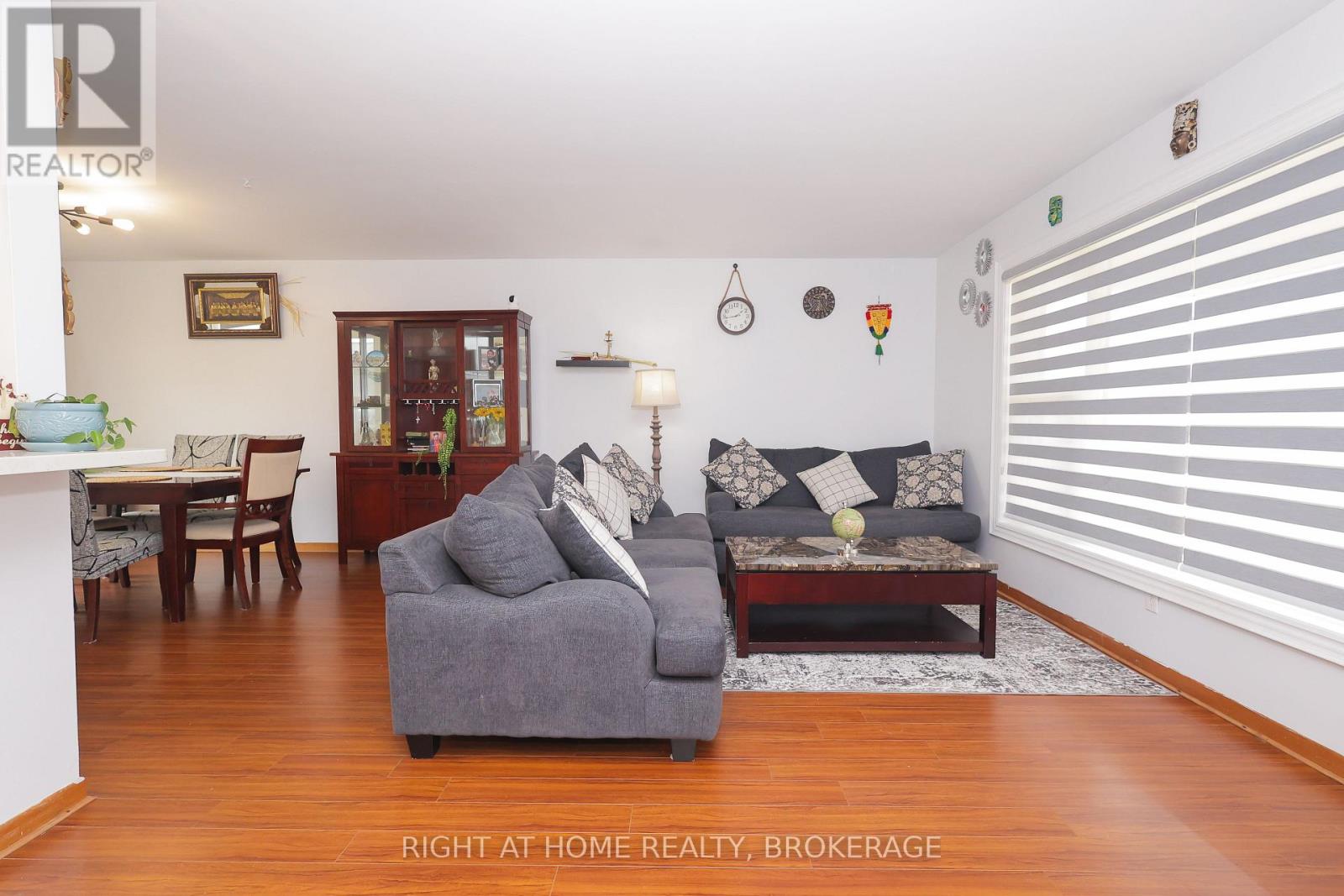7698 Mulhern Street, Niagara Falls, Ontario  L2H 1B5 - Photo 2 - X13579690