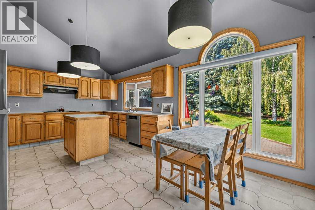 128 Santana Court NW, Calgary, Alberta  T3K 3L9 - Photo 9 - A2330442