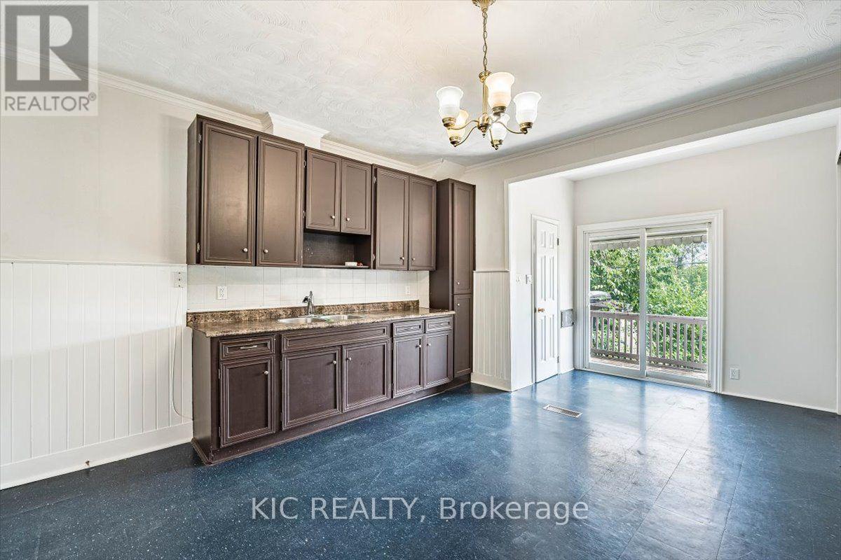 145 Boultbee Avenue, Toronto, Ontario  M4J 1B2 - Photo 10 - E13586968