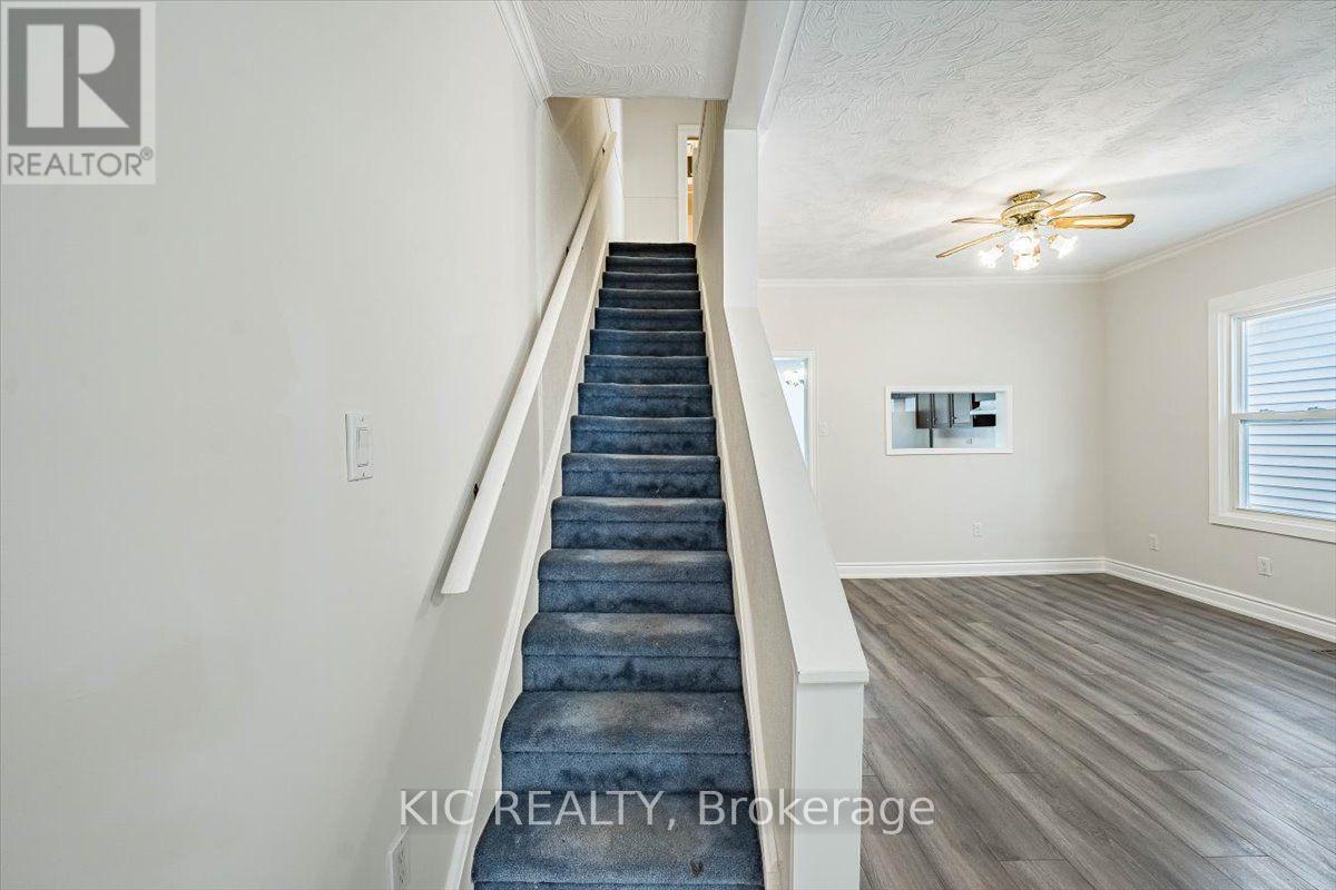 145 Boultbee Avenue, Toronto, Ontario  M4J 1B2 - Photo 15 - E13586968