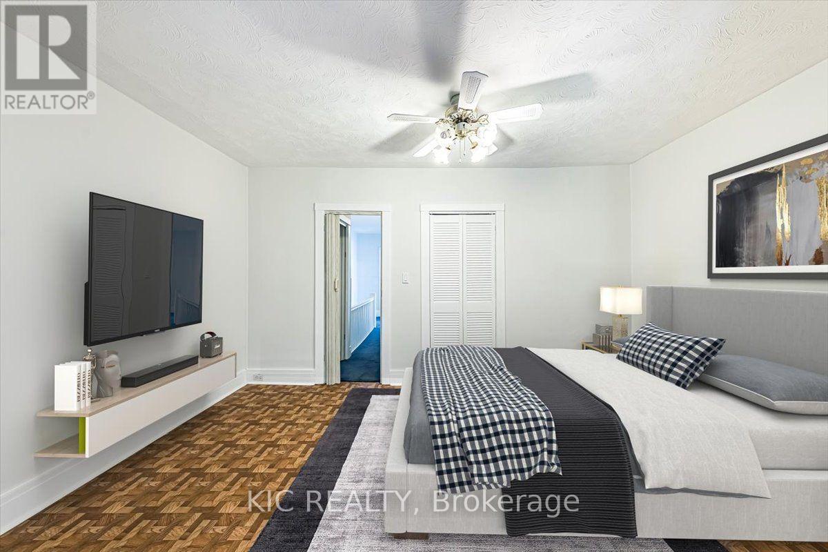 145 Boultbee Avenue, Toronto, Ontario  M4J 1B2 - Photo 17 - E13586968