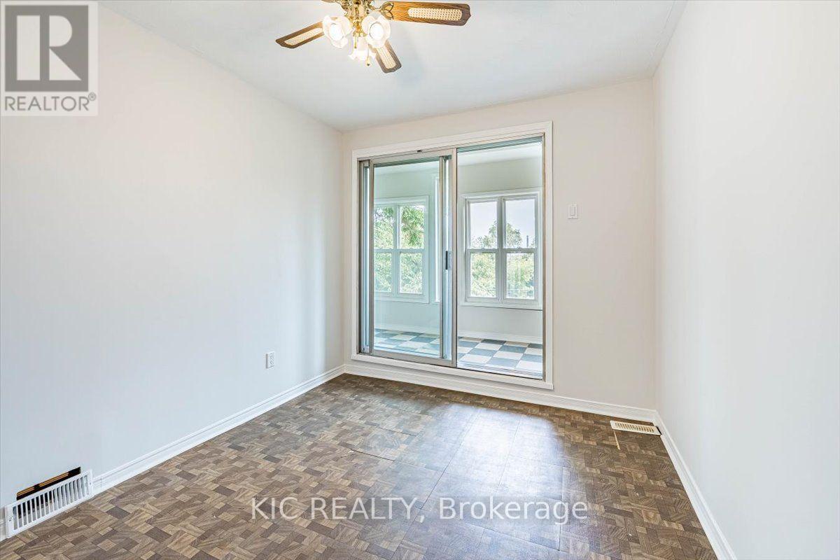 145 Boultbee Avenue, Toronto, Ontario  M4J 1B2 - Photo 23 - E13586968