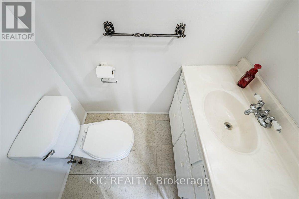 145 Boultbee Avenue, Toronto, Ontario  M4J 1B2 - Photo 32 - E13586968