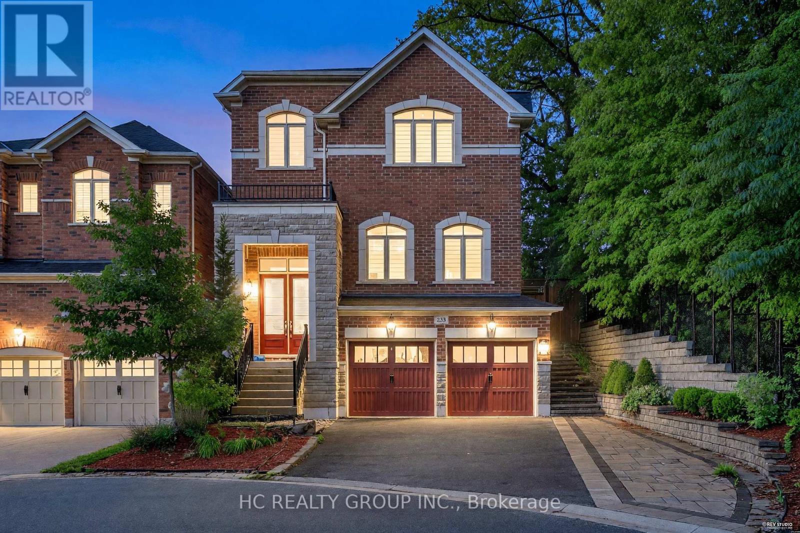 233 BUTTERNUT RIDGE TRAIL, Aurora, Ontario